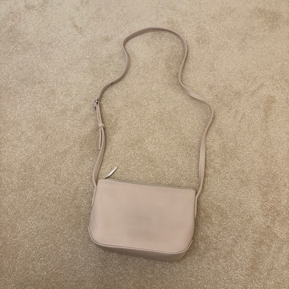 NWOT Sam Vegan Crossbody - Picture 5 of 10